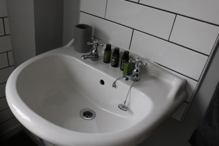 Charming 2 Bed House - Family Friendly Villa Nottingham Værelse billede